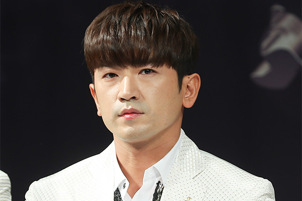 이민우 (가수)