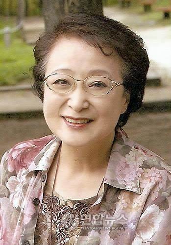 김지연 (1942년생 소설가)